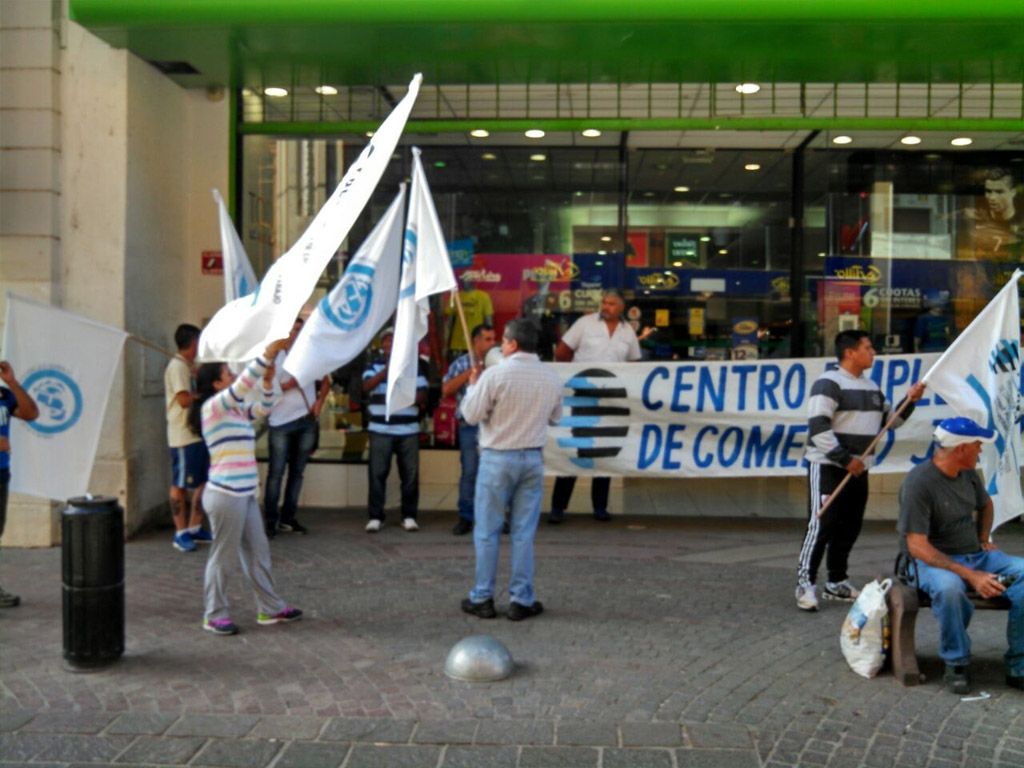 Comercio de ropa deportiva en peatonal B