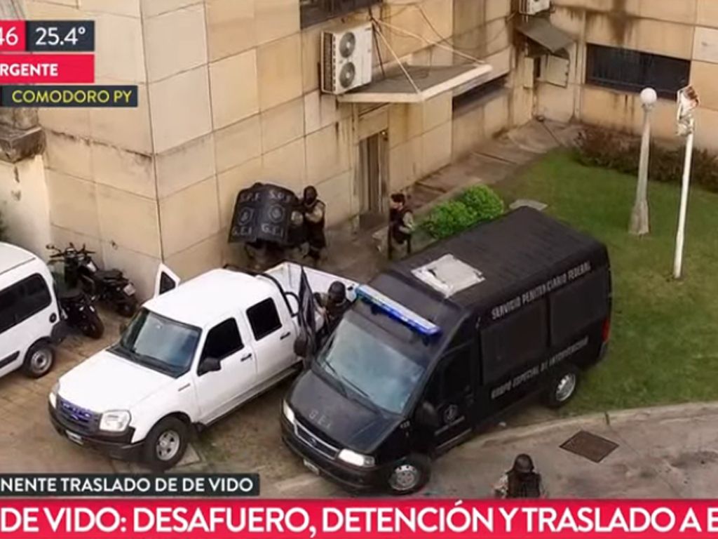 Así sacaron a De Vido