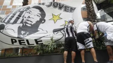 Pelé será velado en el estadio del Santos.