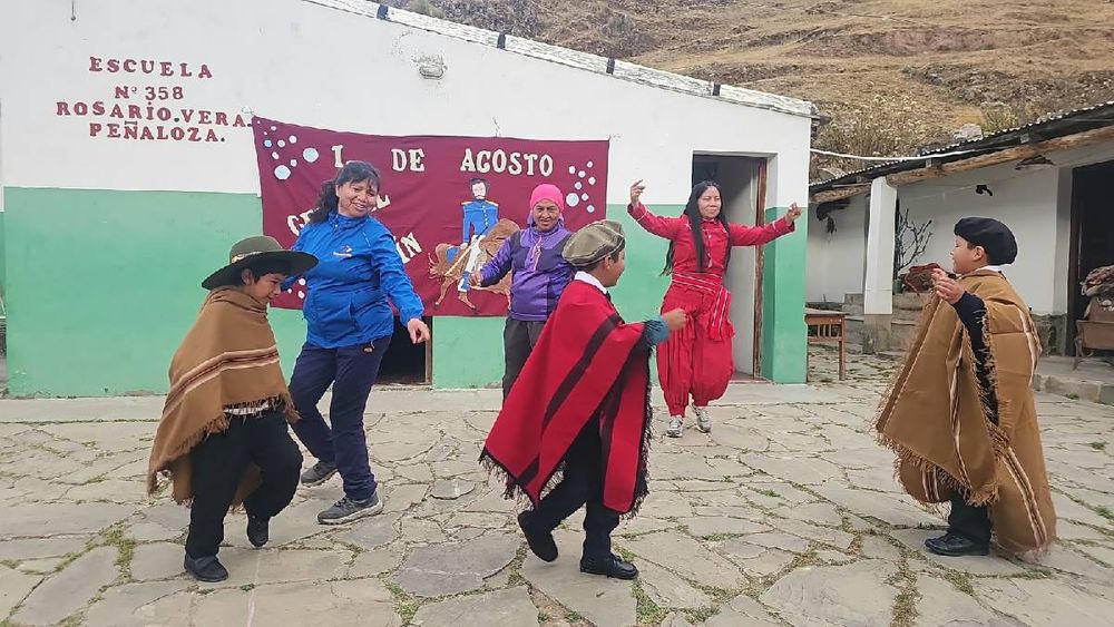 Caminaron casi 9 horas para celebrar el Día del Niño en parajes rurales de Jujuy