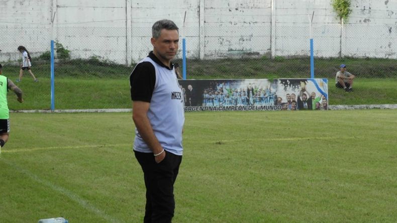 Martín Martos, DT de Altos Hornos Zapla.