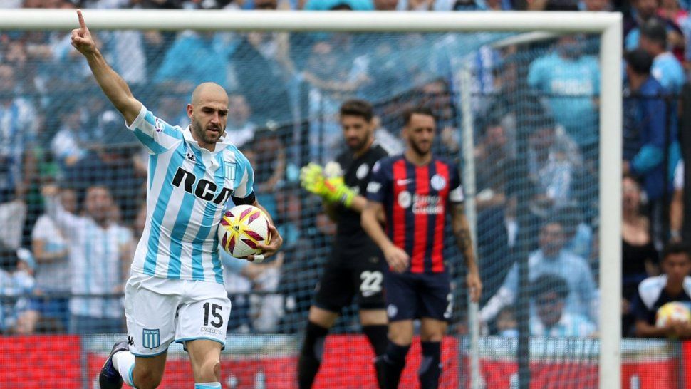 Racing lo dio vuelta, le ganó a San Lorenzo y se aleja en la punta