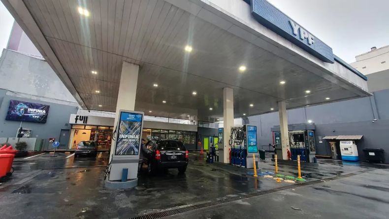 Las empresas expendedoras de combustibles que deseen prestar el servicio de autodespacho, deberán solicitar autorización.