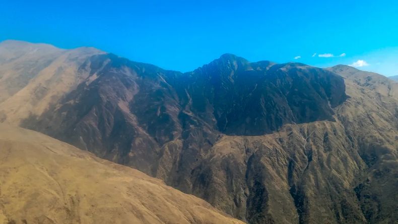 Lograron controlar el incendio forestal en Cerro Azul 