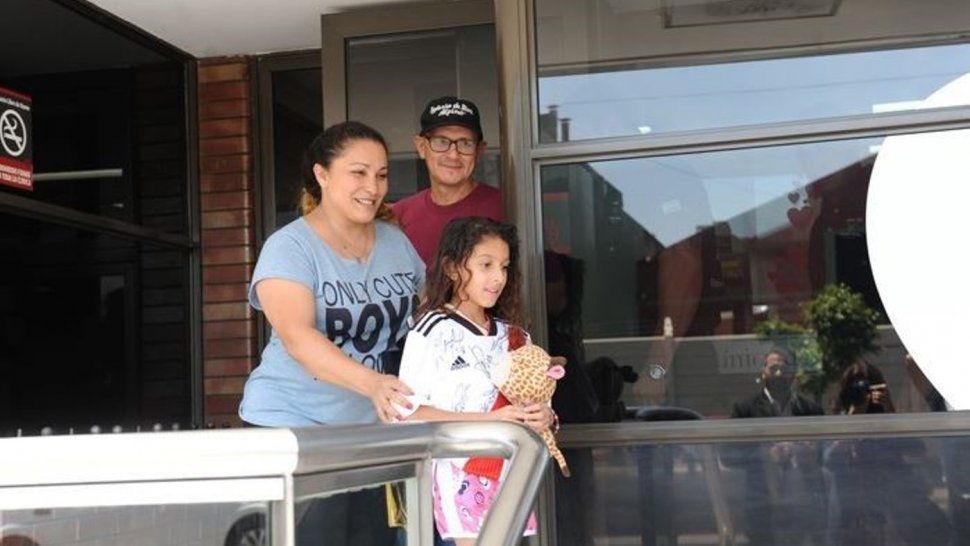 Dieron de alta a la nena de siete años que fue apuñalada 11 veces en Florencio Varela