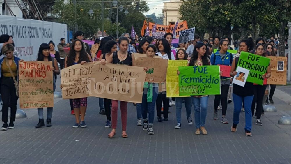 Jujuy marchó pidiendo justicia por Ani Rios en el centro de San Salvador