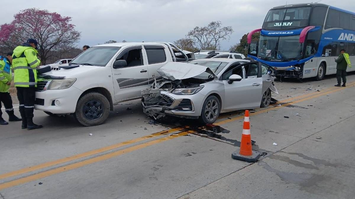 choque multiple en ruta 34 entre salta y jujuy: hay tres personas heridas