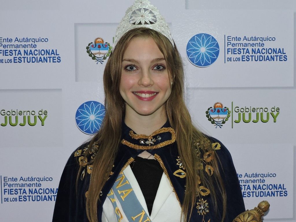 Carolina Silva - Reina Nacional 2014