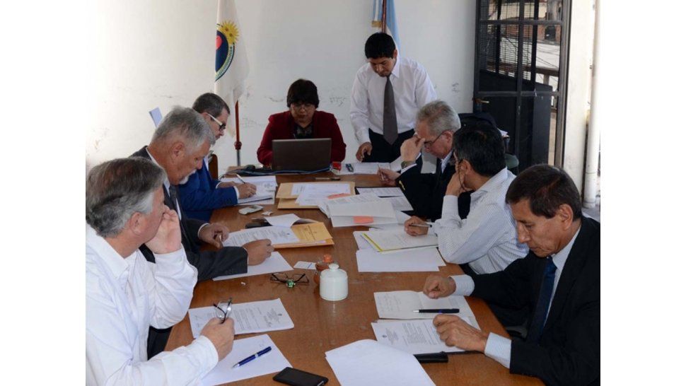 Apertura de sobres en la SUSEPU