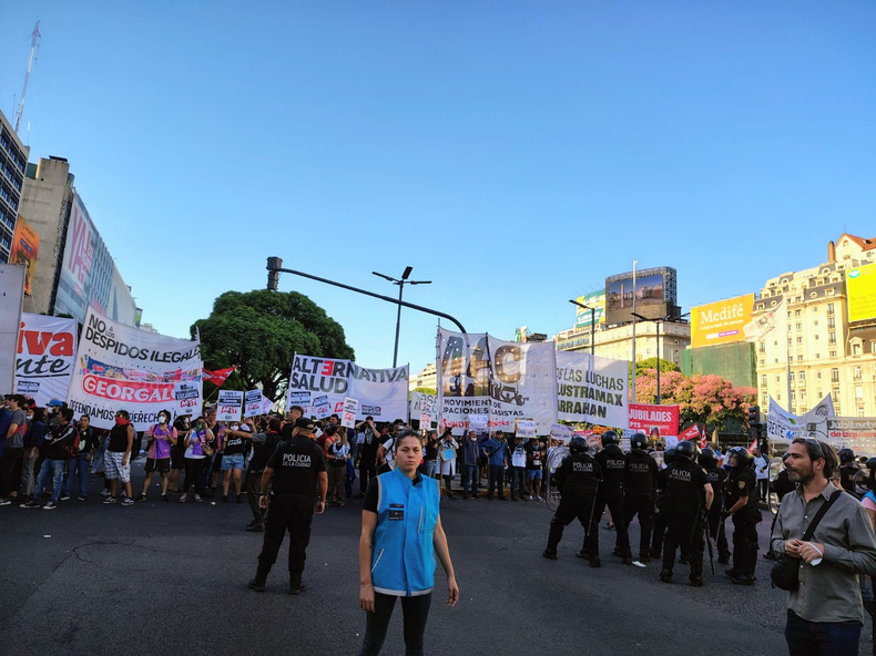 Marcha por la Reforma Laboral en el Obelisco junto a trabajadores del Garrahan, FATE, Lustramax, docentes y sectores que enfrentan despidos