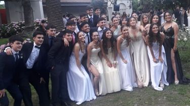 Los chicos dell Salvador tuvieron su Cena Blanca.