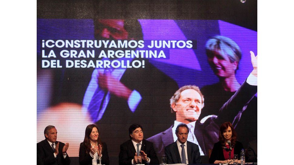 Cristina con los miembros de la OFEPHI