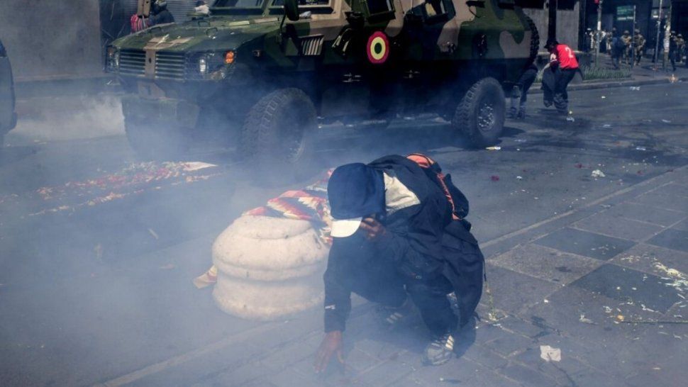 Sigue la tensión en Bolivia con enfrentamientos y represión policial