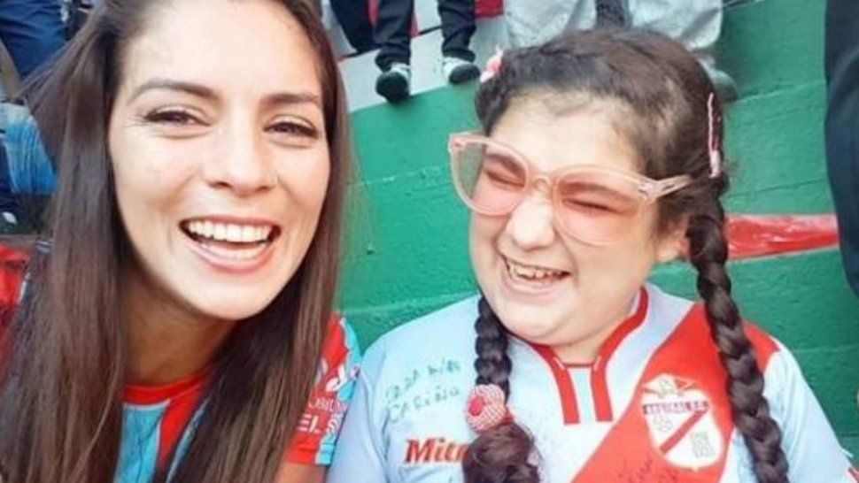 Una madre le relató a su hija ciega el gol del ascenso de Arsenal de Sarandí