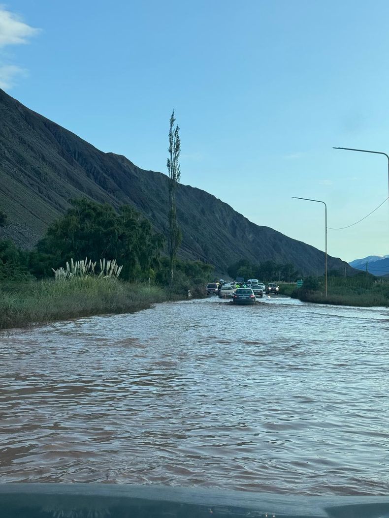 Rutas de Jujuy en Carnaval - Laguna La Doncella Rutas de Jujuy en Carnaval - Laguna La Doncella