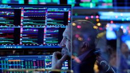 El dólar oficial subió a $1.480 y el riesgo país está por debajo de los 600 puntos El dólar oficial subió a $1.480 y el riesgo país está por debajo de los 600 puntos