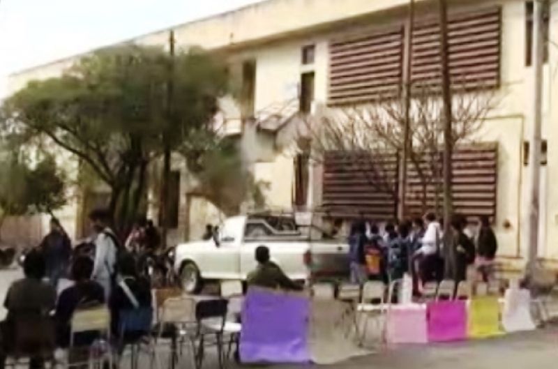 Alumnos en la calle