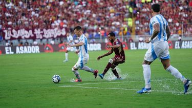 Con gol de Nicolás Otamendi, gana Argentina en Venezuela.
