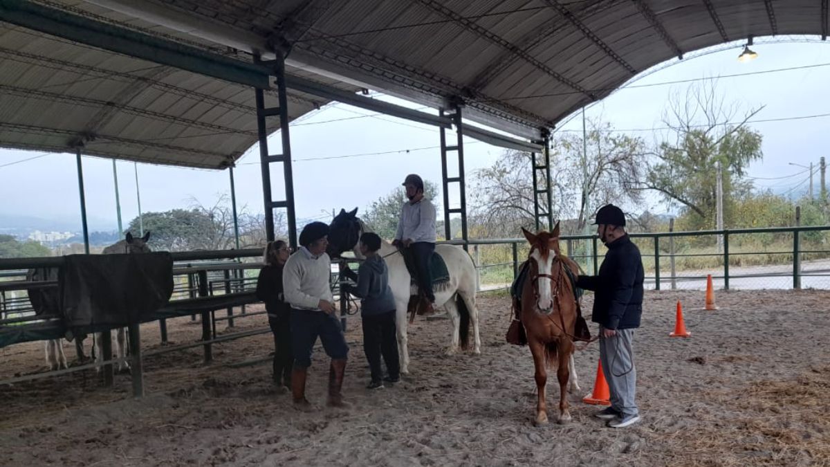 Diputados visitaron la Fundación de Equinoterapia