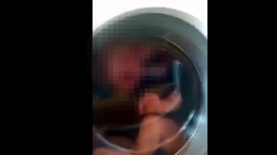 La peor niñera: metió a un nene de 2 años en el lavarropas y subió el video a las redes