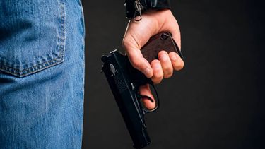 Un adolescente armado ingresó a una escuela y amenazó a alumnos de segundo grado