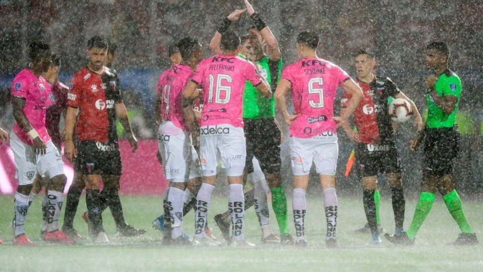 Colón se sumará a un reclamo en contra de Independiente del Valle