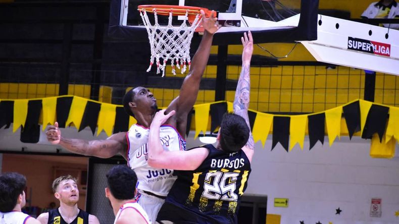 Jujuy B&aacute;squet perdi&oacute; en Corrientes ante Comunicaciones - Foto: Jujuy B&aacute;squet