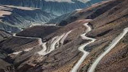 Todo Jujuy | A pocos kilómetros de la ciudad de San Salvador de Jujuy, en el Norte Argentino, hay un sorprendente camino de montaña.
