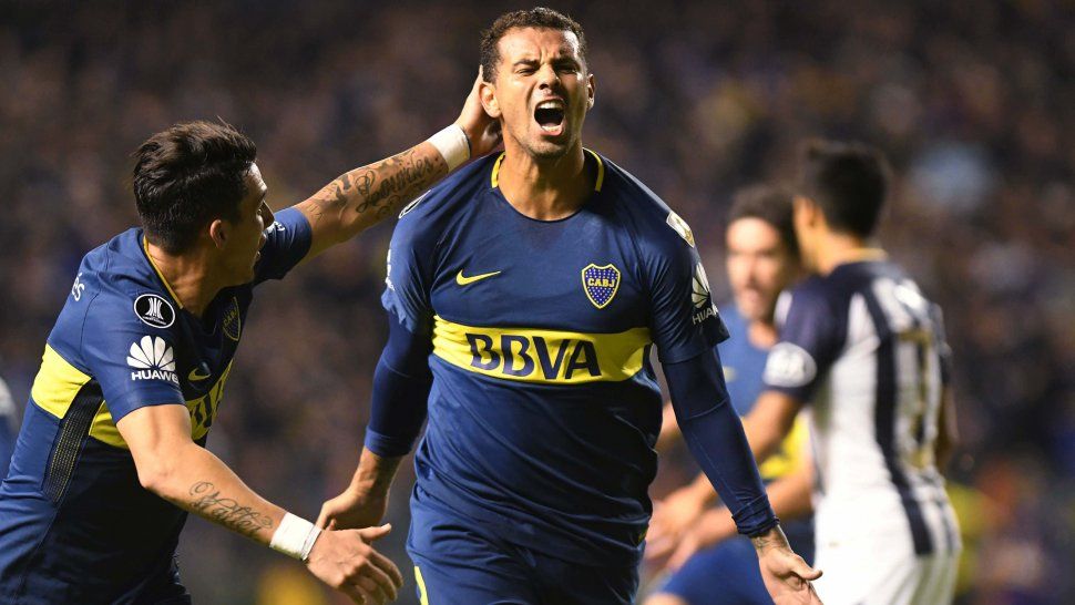 Boca aplastó a Alianza Lima y se clasificó a los octavos de final