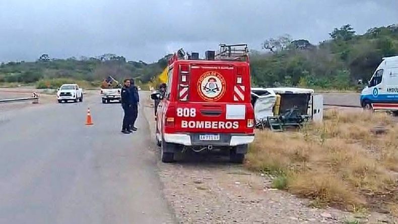 Volcó una camioneta sobre la Ruta 34 en San Pedro de Jujuy