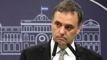 Manuel Adorni pidió disculpas por el viaje de su esposa a Nueva York.