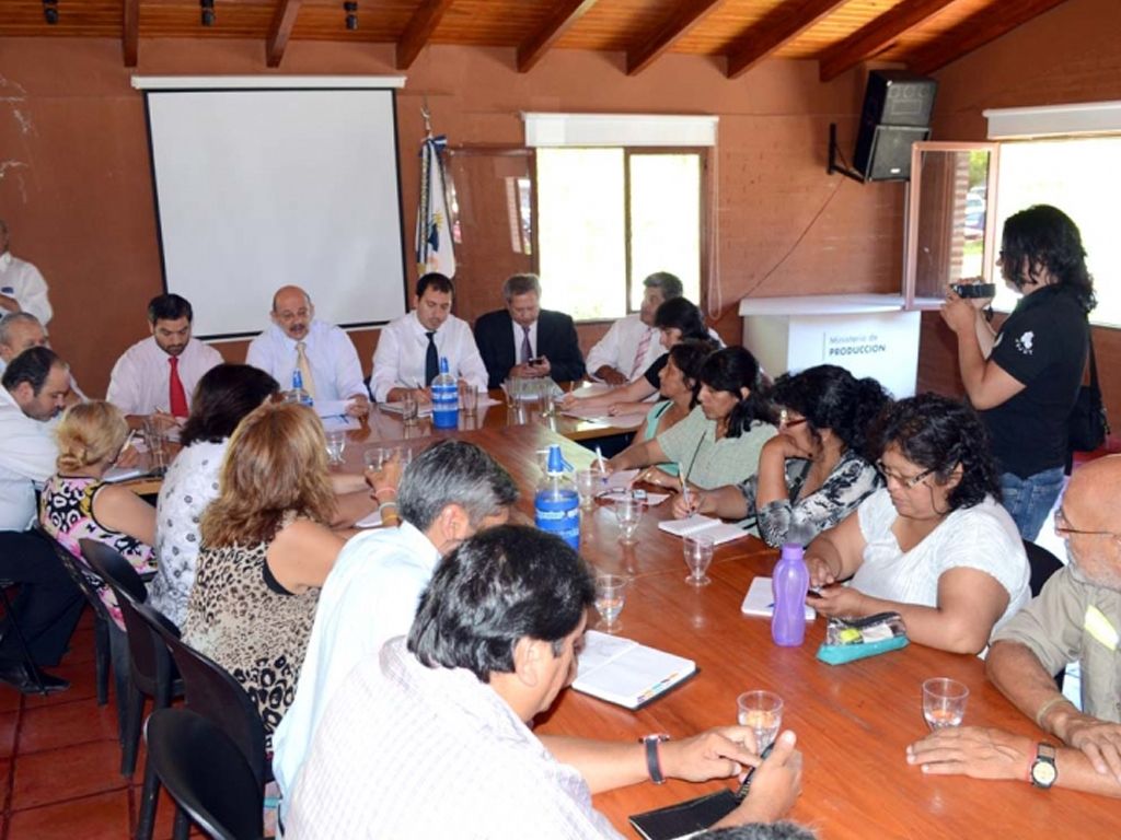 Reunión con FGE e Intersindical