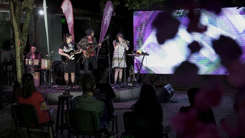 Música en vivo en la sede Macedonio Graz del Festival Internacional de Cine de las Alturas.