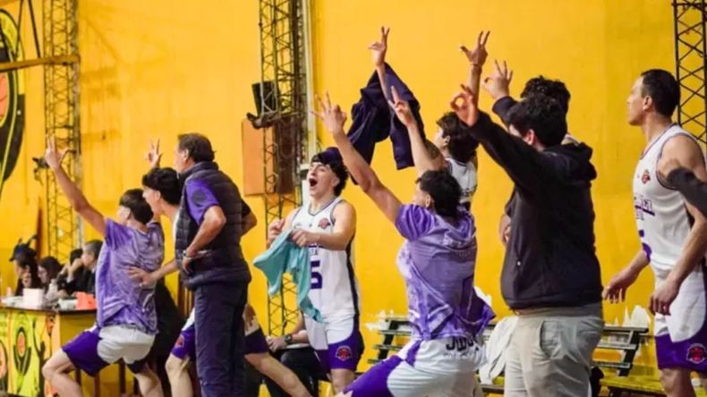 El Carmen Básquet venció a 9 de Julio en Salta y estiró a ocho su racha de triunfos