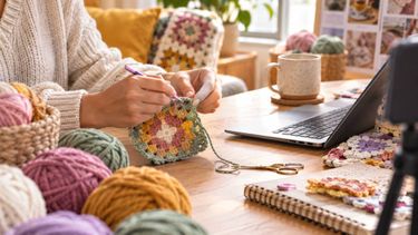 Día del Crochet: Julieta Galván y su historia con el tejido