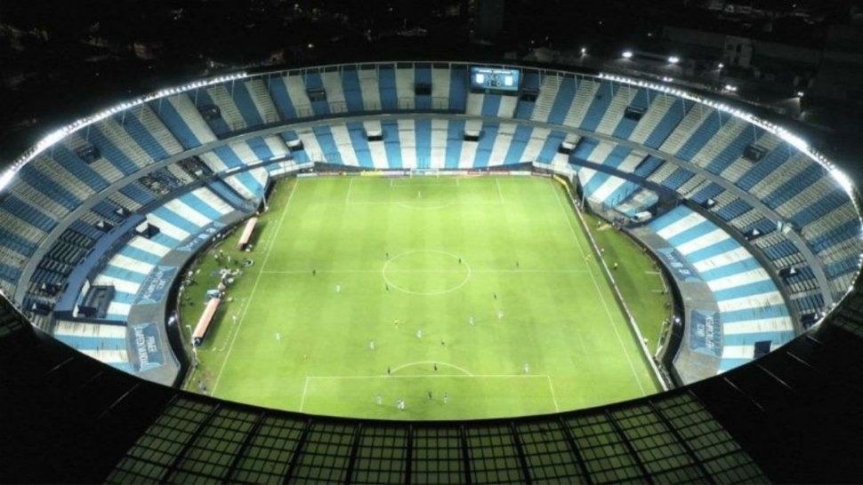 Por la pandemia los estadios de f&uacute;tbol no volver&iacute;an a tener hinchadas hasta antes de los pr&oacute;ximos 18 meses.