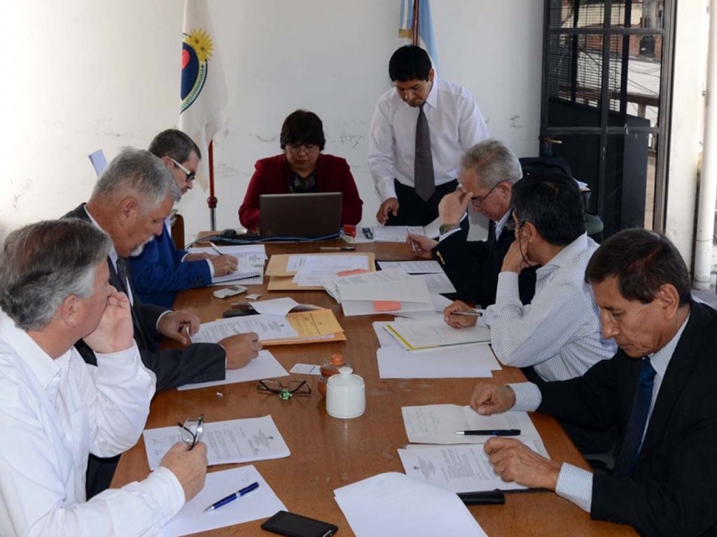 Apertura de sobres en la SUSEPU
