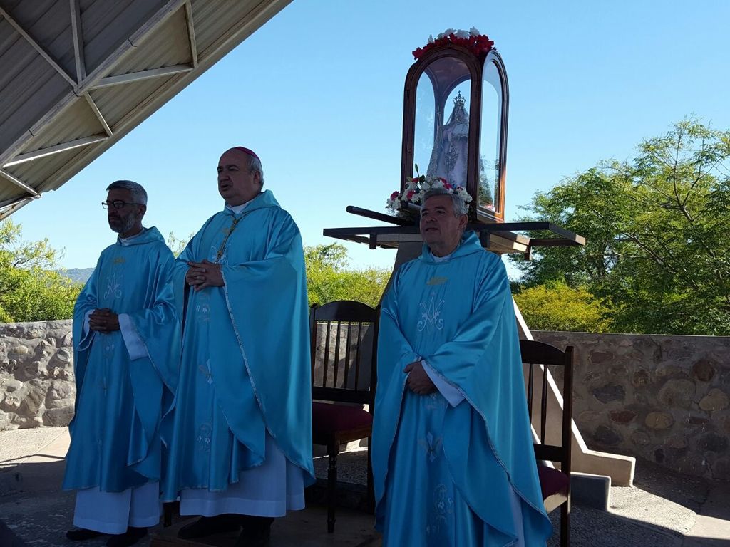 Fernández con Barrera y la virgen