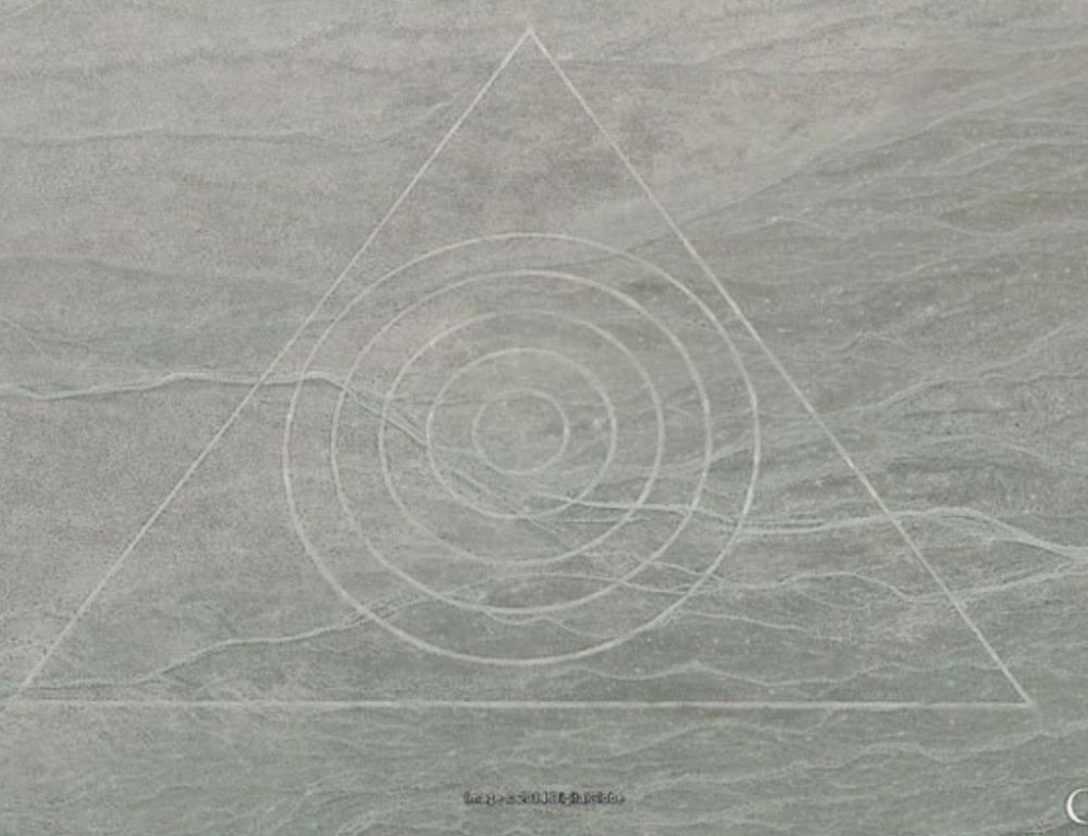 Misterioso patrón en el desierto