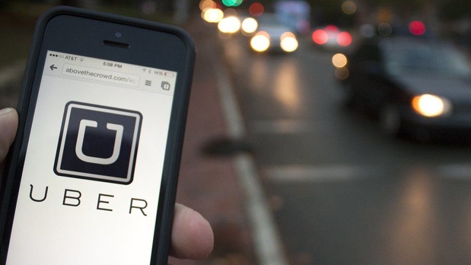 Estaba borracho, pidió un taxi y mirá como terminó y cuánto le costó