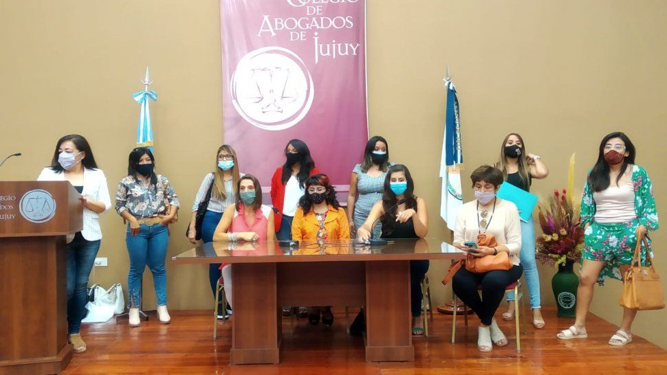 un grupo de abogadas manifesto su apoyo a quien denuncio violencia en el mpa