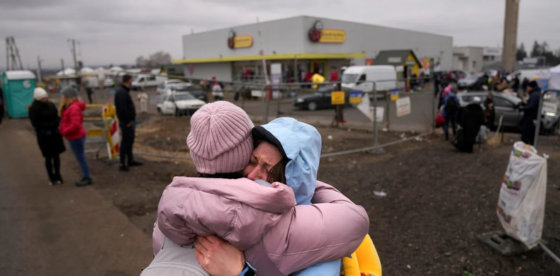 Millones de personas tuvieron que escapar de su país por el conflicto Rusia - Ucrania. Foto AP.