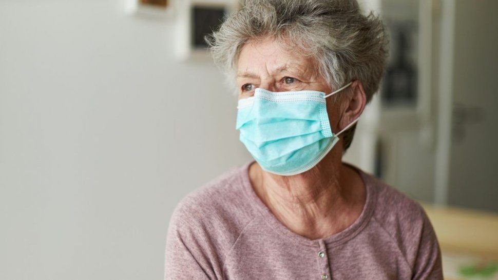 Cuarentena: jóvenes psicólogas brindan contención a adultos mayores