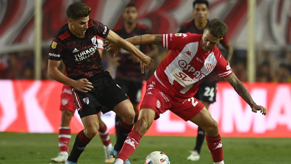 Unión de Santa Fe le ganó a River en el inicio de la Copa de la Liga.
