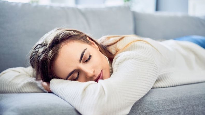 La postura al dormir&nbsp;es fundamental ya que puede depender la&nbsp;vitalidad al despertar.