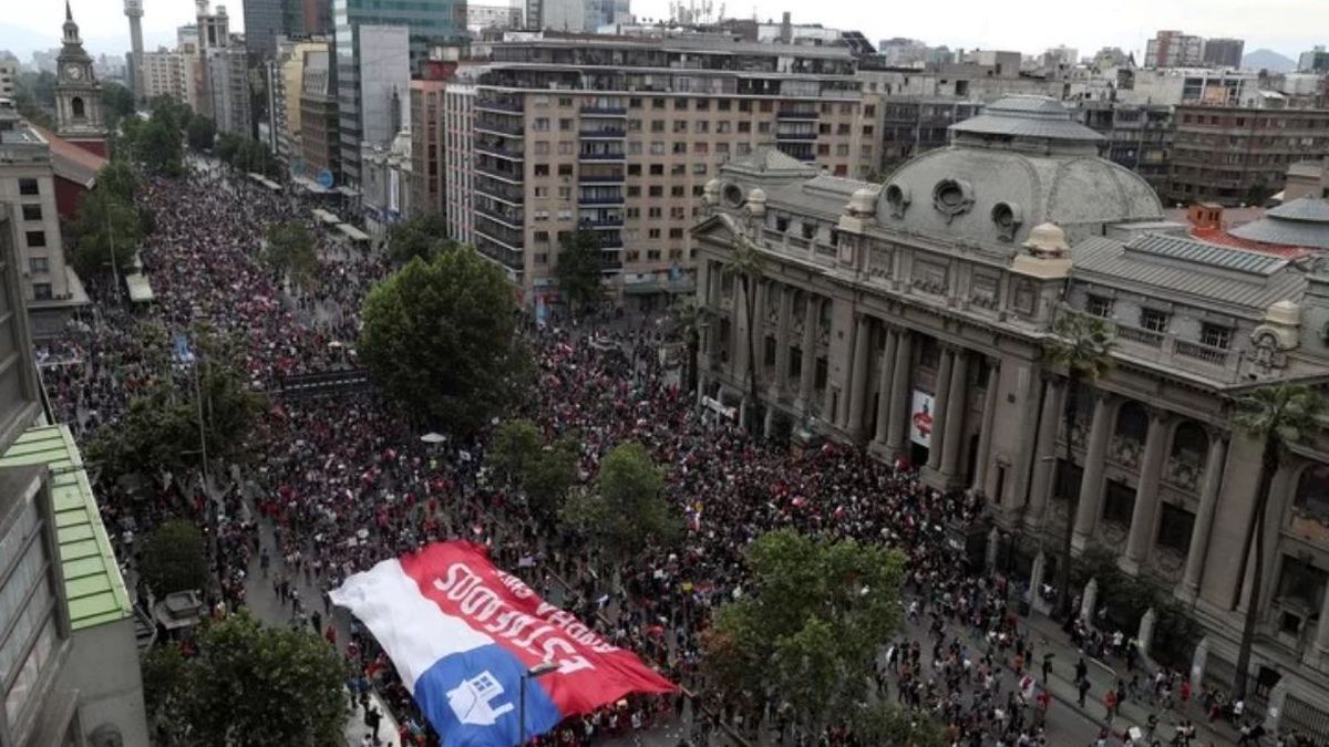 Más De Un Millón De Personas Pidieron La Renuncia De Piñera En La Marcha Más Grande De Chile