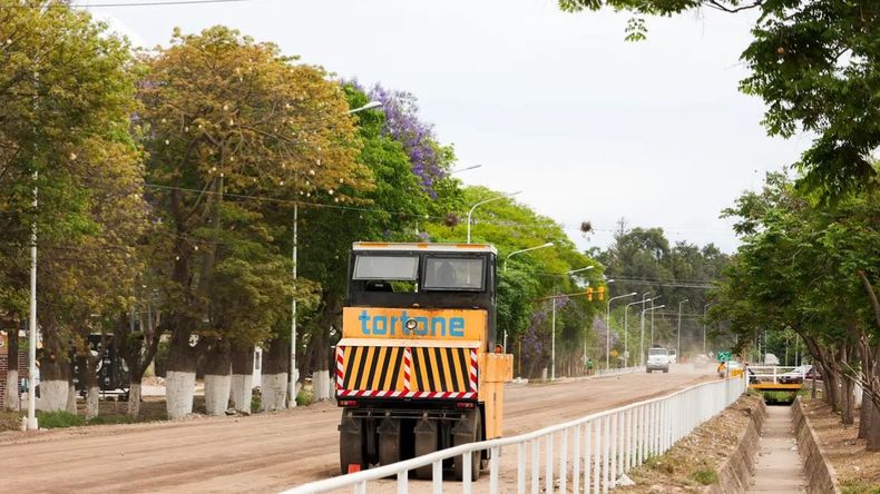 Continúan los trabajos de pavimentación sobre ruta provincial Nº42 en Monterrico