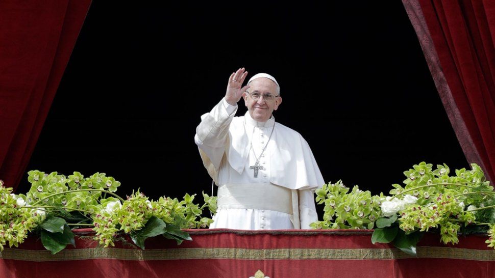 en su bendicion por pascua, francisco pidio por tierra santa, venezuela y siria