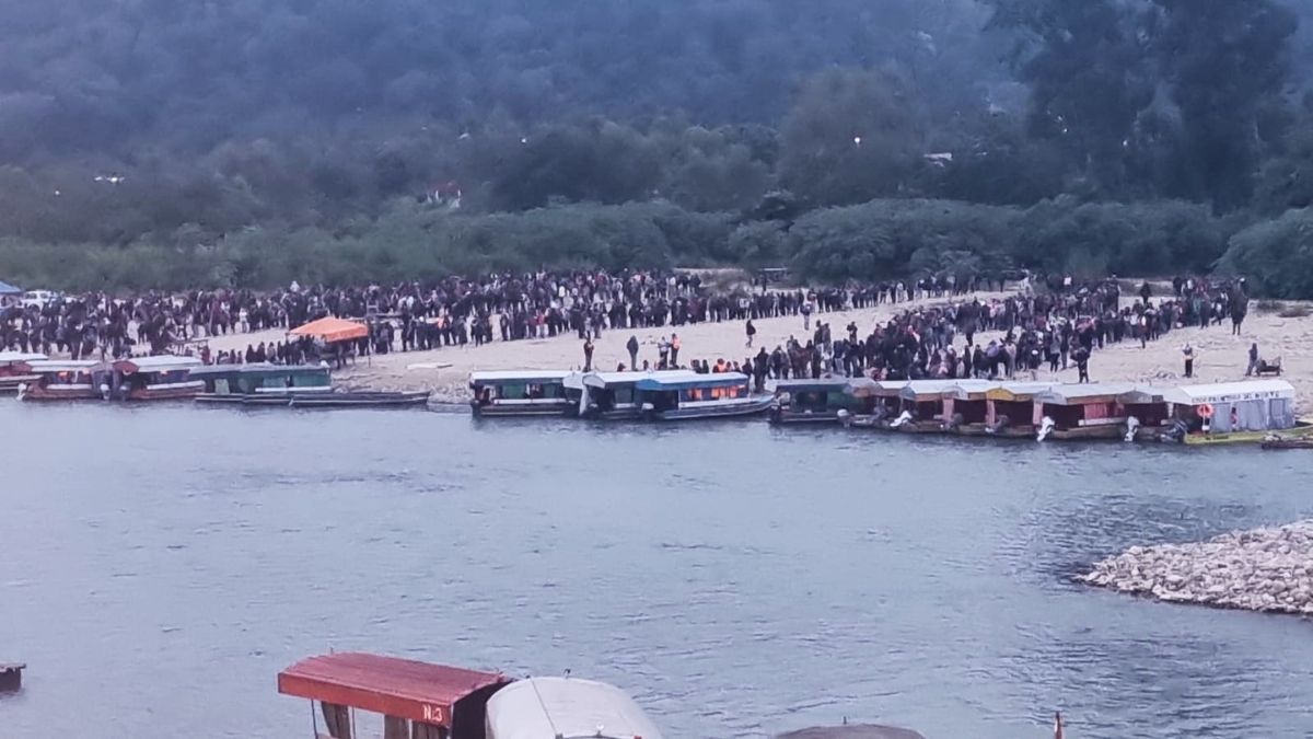 Sin cruce de chalanas en la frontera.