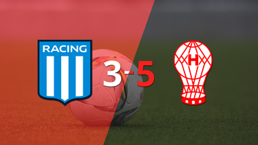 Racing Club cayó 5 a 3 y no logró clasificar a Cuartos de Final